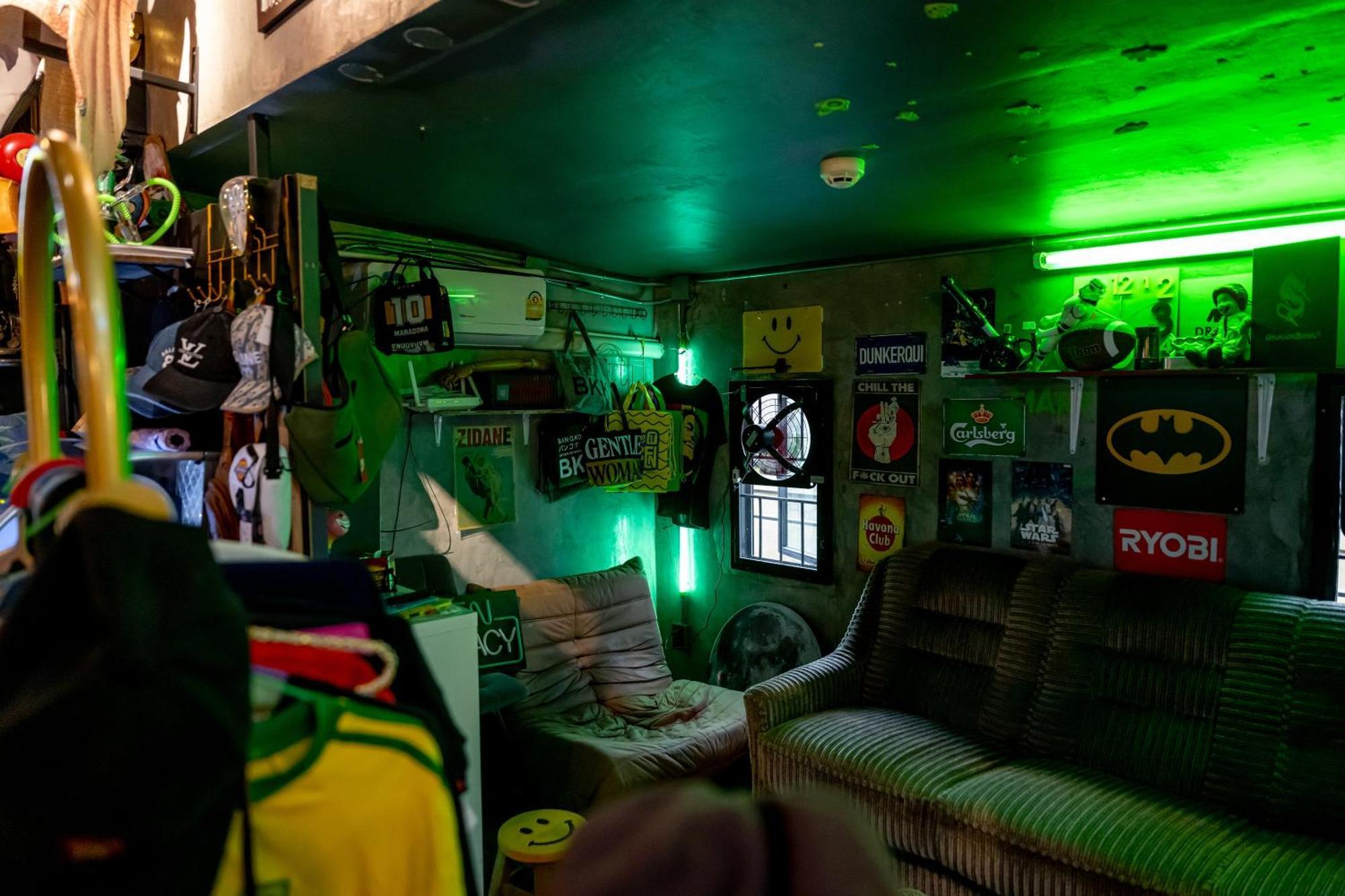 Vibes Hostel Bangkok Exterior photo